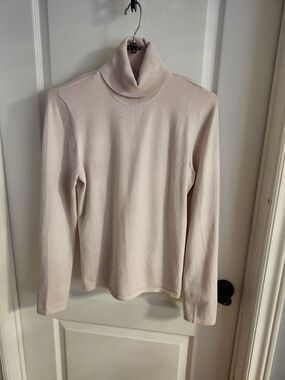New Classic Turtleneck Sweater - Light Pink